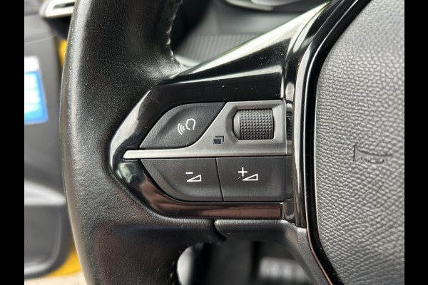 Peugeot 208 1.2 100pk Pack Navi, CarPlay, PDC, LM-velgen