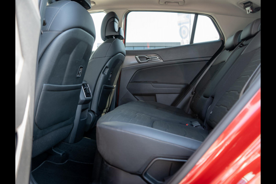 Kia Sportage 1.6 T-GDi Hybrid DynamicPlusLine | Schuifkanteldak | Stoel en stuurverwarming |