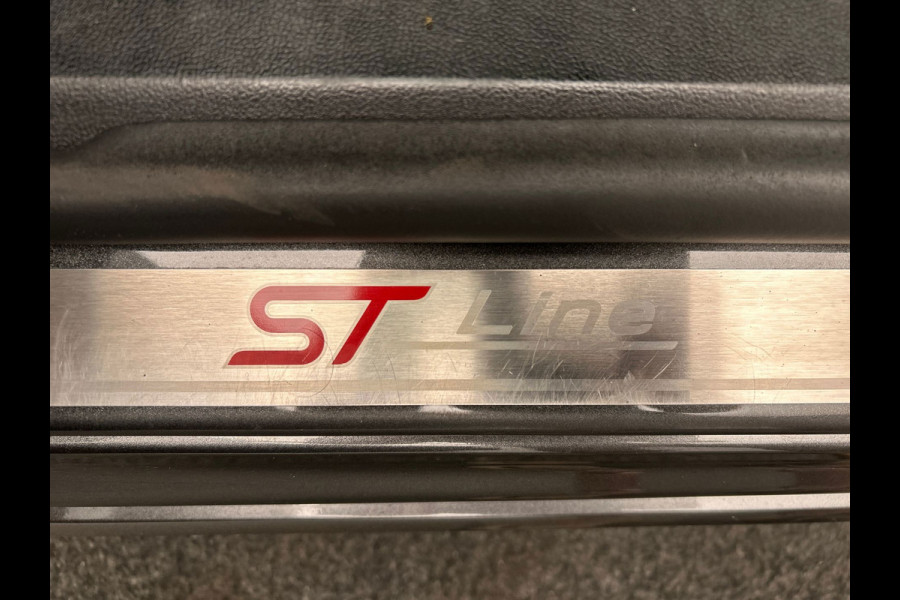Ford FOCUS Wagon 1.0 EcoBoost ST Line Business | Origineel Nederlands | Carplay | Camera | Navigatie | Climate-control | Cruise |