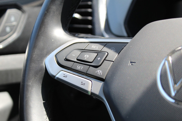 Volkswagen T-Cross 1.0 TSI Life Edition Automaat | Parkeersensoren | Adaptieve Cruise Control