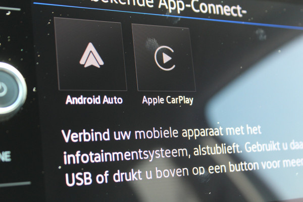 Volkswagen T-Cross 1.0 TSI Life Edition Automaat | Parkeersensoren | Adaptieve Cruise Control