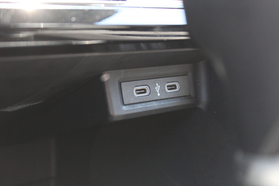 Volkswagen T-Cross 1.0 TSI Life Edition Automaat | Parkeersensoren | Adaptieve Cruise Control