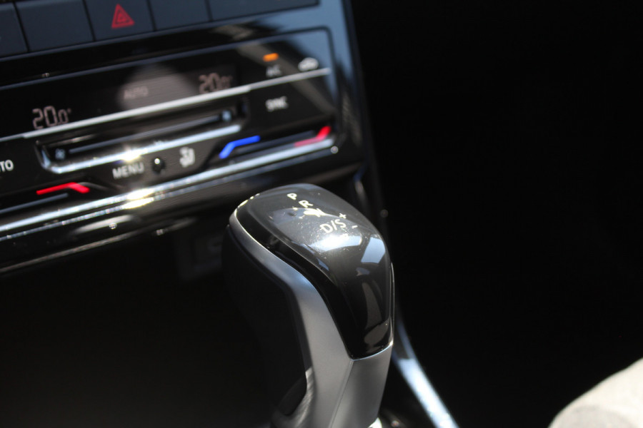 Volkswagen T-Cross 1.0 TSI Life Edition Automaat | Parkeersensoren | Adaptieve Cruise Control