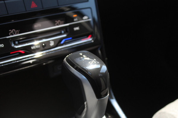 Volkswagen T-Cross 1.0 TSI Life Edition Automaat | Parkeersensoren | Adaptieve Cruise Control