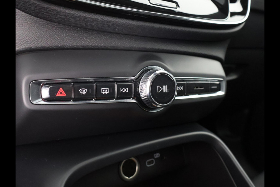 Volvo XC40 RECHARGE TWIN PRO AWD SOD ACCU 93% GARANTIE 9-2031 SCHUIF/ PANORAMADAK. WARMTEPOMP. DIGITAAL DASHBOARD.
