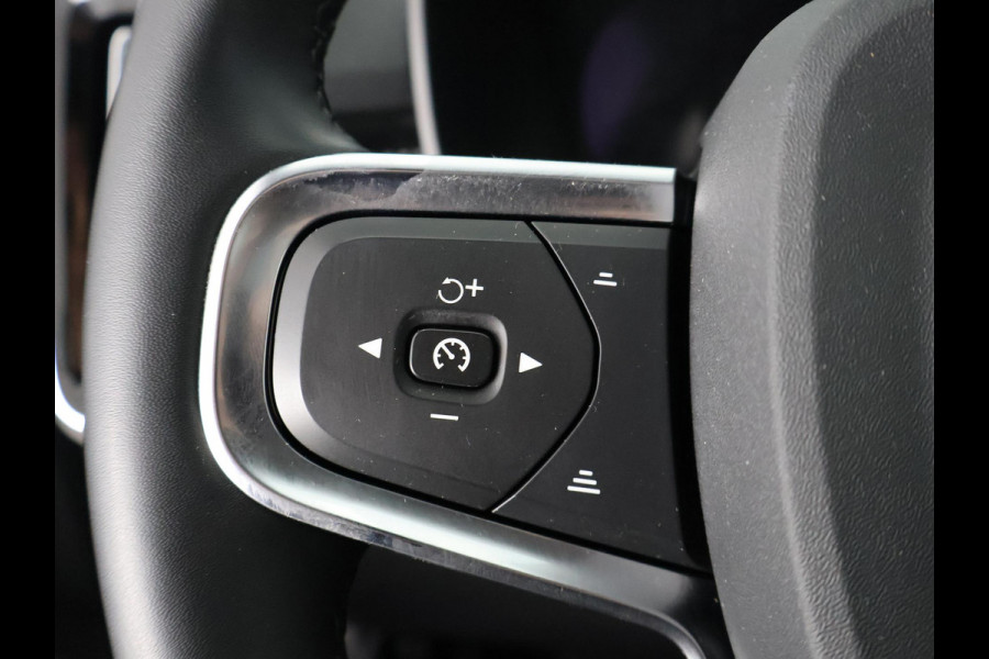 Volvo XC40 RECHARGE TWIN PRO AWD SOD ACCU 93% GARANTIE 9-2031 SCHUIF/ PANORAMADAK. WARMTEPOMP. DIGITAAL DASHBOARD.