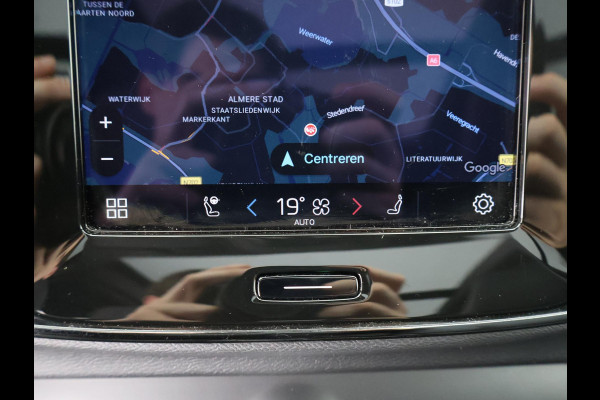 Volvo XC40 RECHARGE TWIN PRO AWD SOD ACCU 93% GARANTIE 9-2031 SCHUIF/ PANORAMADAK. WARMTEPOMP. DIGITAAL DASHBOARD.