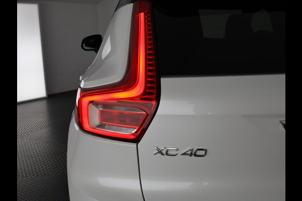 Volvo XC40 RECHARGE TWIN PRO AWD SOD ACCU 93% GARANTIE 9-2031 SCHUIF/ PANORAMADAK. WARMTEPOMP. DIGITAAL DASHBOARD.