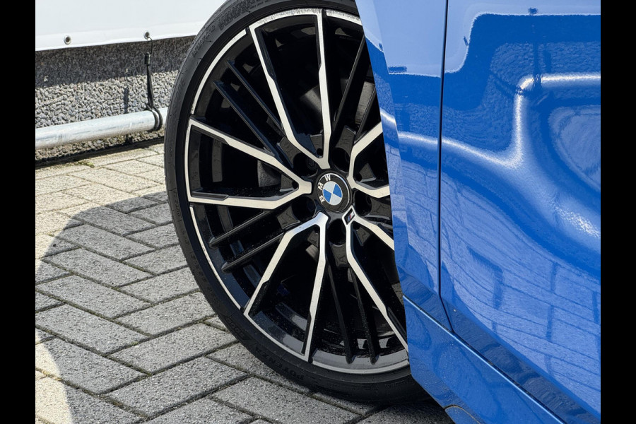 BMW 1-serie 118i High Executive Edition NL-AUTO | M-PAKKET | LEDER | SFEER VERLICHTING