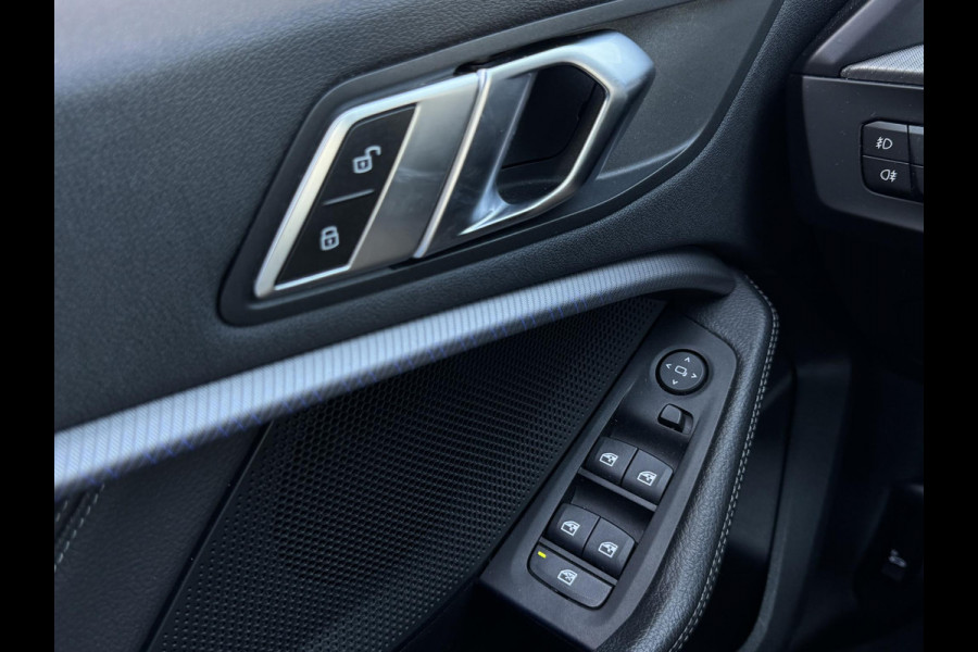 BMW 1-serie 118i High Executive Edition NL-AUTO | M-PAKKET | LEDER | SFEER VERLICHTING