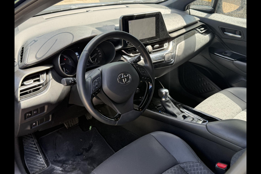 Toyota C-HR 2.0 Hybrid Dynamic | Parkeersensoren | Dodehoek detectie | Stoel verwarming |