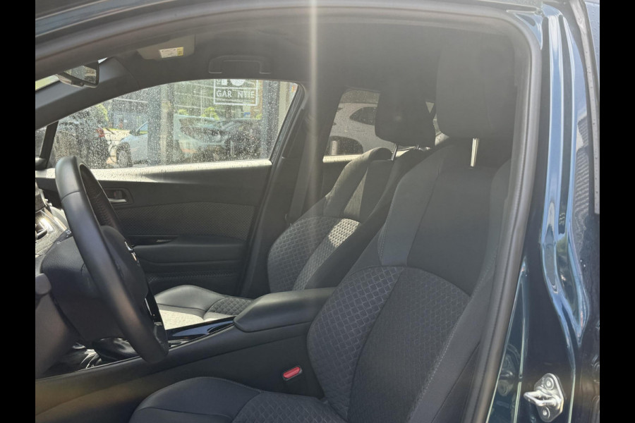 Toyota C-HR 2.0 Hybrid Dynamic | Parkeersensoren | Dodehoek detectie | Stoel verwarming |