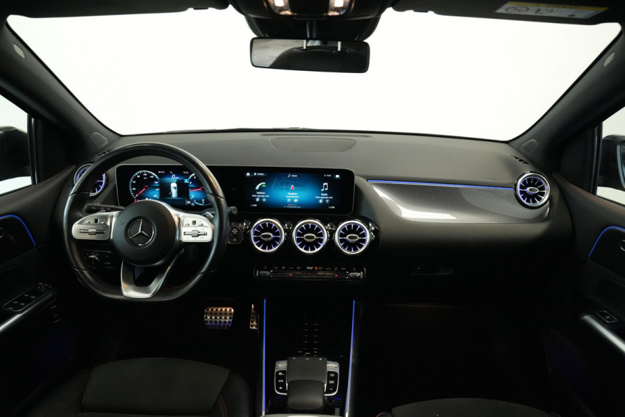 Mercedes-Benz B-Klasse 200 Premium AMG Full-led Navigatie Carbon