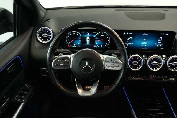 Mercedes-Benz B-Klasse 200 Premium AMG Full-led Navigatie Carbon
