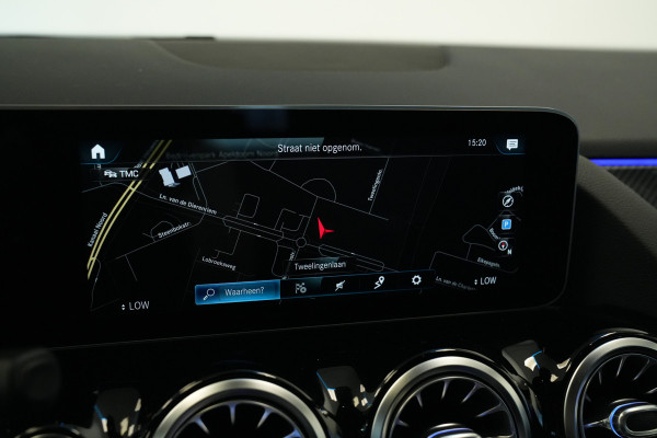 Mercedes-Benz B-Klasse 200 Premium AMG Full-led Navigatie Carbon