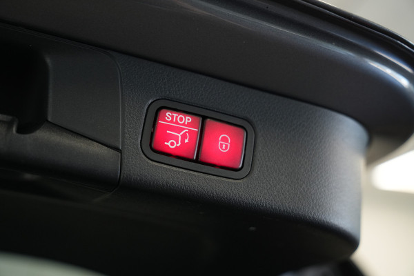 Mercedes-Benz B-Klasse 200 Premium AMG Full-led Navigatie Carbon