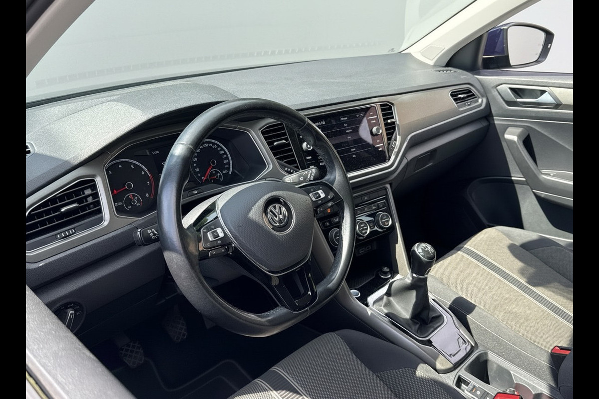 Volkswagen T-Roc TSI 115PK STYLE BUSINESS CAMERA/CARPLAY/STUURVERW./ELEKTR.KLEP