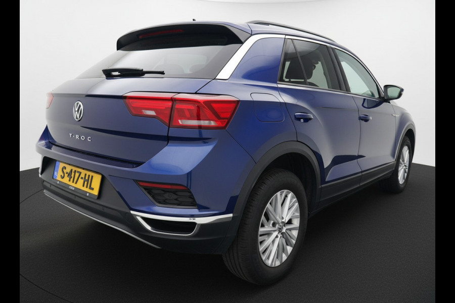 Volkswagen T-Roc TSI 115PK STYLE BUSINESS CAMERA/CARPLAY/STUURVERW./ELEKTR.KLEP