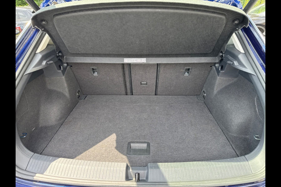 Volkswagen T-Roc TSI 115PK STYLE BUSINESS CAMERA/CARPLAY/STUURVERW./ELEKTR.KLEP