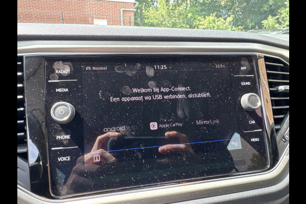 Volkswagen T-Roc TSI 115PK STYLE BUSINESS CAMERA/CARPLAY/STUURVERW./ELEKTR.KLEP