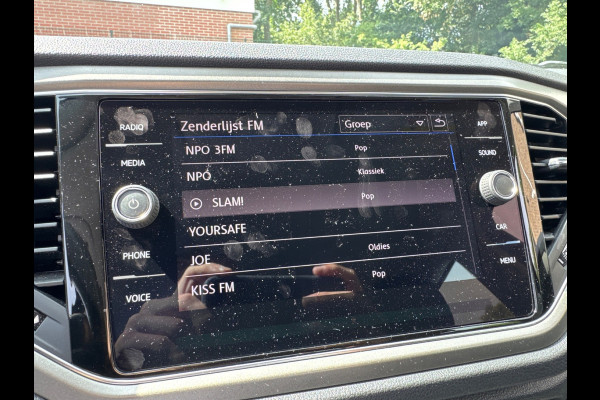 Volkswagen T-Roc TSI 115PK STYLE BUSINESS CAMERA/CARPLAY/STUURVERW./ELEKTR.KLEP