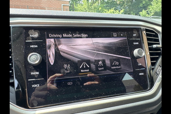 Volkswagen T-Roc TSI 115PK STYLE BUSINESS CAMERA/CARPLAY/STUURVERW./ELEKTR.KLEP
