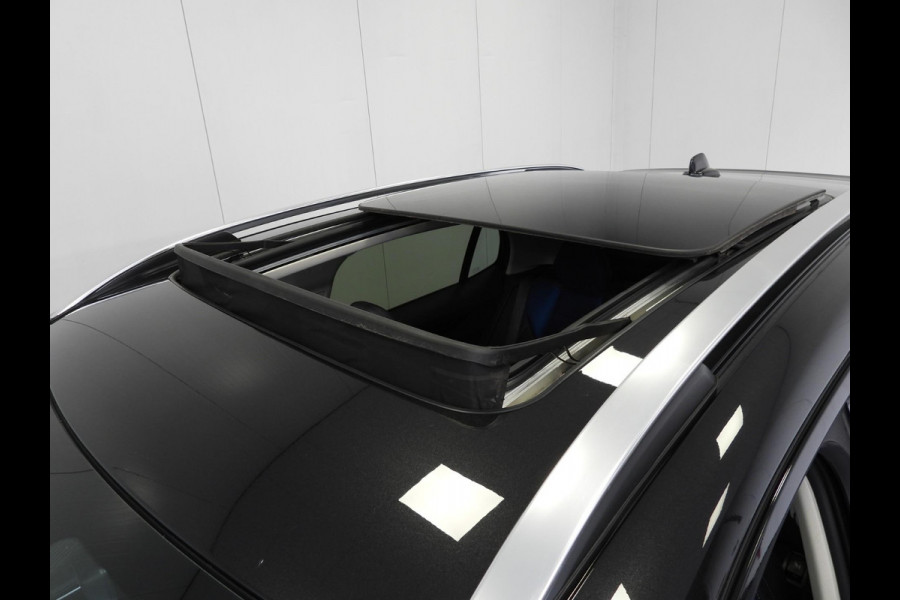 Lynk & Co 01 1.5 PHEV BlackLine NAVI/360CAM/SCHUIFDAK/LED/20"LMV!