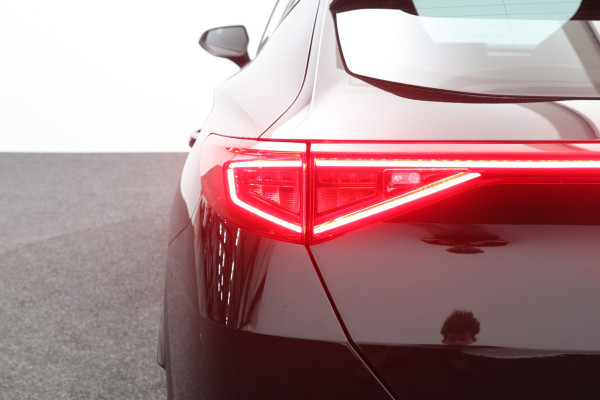 CUPRA Formentor 1.4 e-Hybrid VZ 245 PK Black Edition PHEV, Panoramadak, Alcantara, Trekhaak, 360 Camera