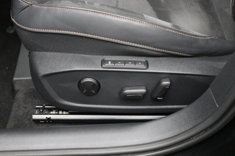CUPRA Formentor 1.4 e-Hybrid VZ 245 PK Black Edition PHEV, Panoramadak, Alcantara, Trekhaak, 360 Camera