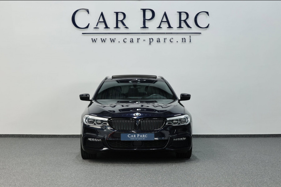 BMW 5 Serie Touring 540i xDrive M-Sport LED/VIRTUAL/SFEER/PANO/LEER+S.VERWARMING+MEMORY/20" LMV/360/ACC/ECC/12 MND GARANTIE!