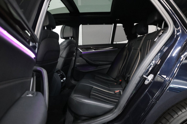 BMW 5 Serie Touring 540i xDrive M-Sport LED/VIRTUAL/SFEER/PANO/LEER+S.VERWARMING+MEMORY/20" LMV/360/ACC/ECC/12 MND GARANTIE!
