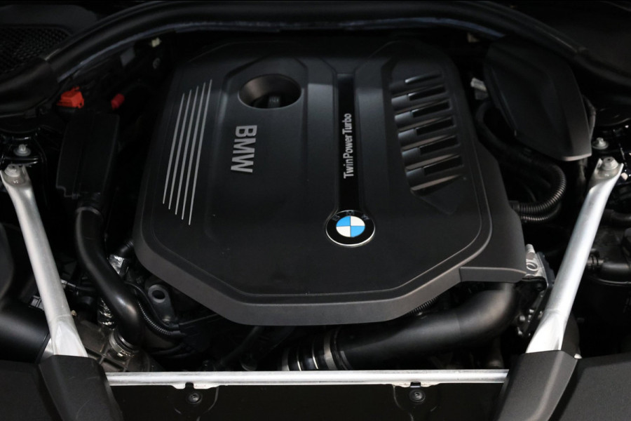 BMW 5 Serie Touring 540i xDrive M-Sport LED/VIRTUAL/SFEER/PANO/LEER+S.VERWARMING+MEMORY/20" LMV/360/ACC/ECC/12 MND GARANTIE!
