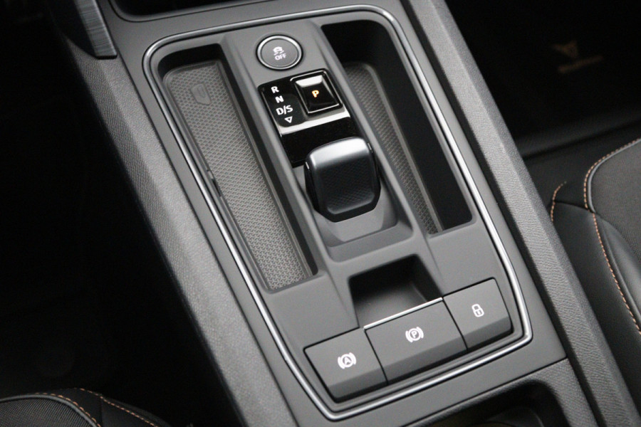 CUPRA Formentor 1.4 e-Hybrid 245 PK VZ Performance, Trekhaak, Panoramadak, Kuipstoelen, LED