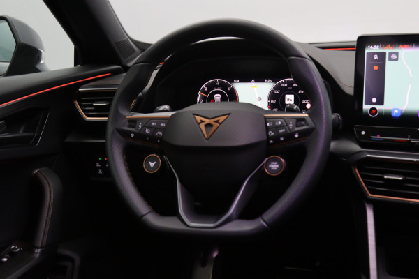 CUPRA Formentor 1.4 e-Hybrid 245 PK VZ Performance, Trekhaak, Panoramadak, Kuipstoelen, LED
