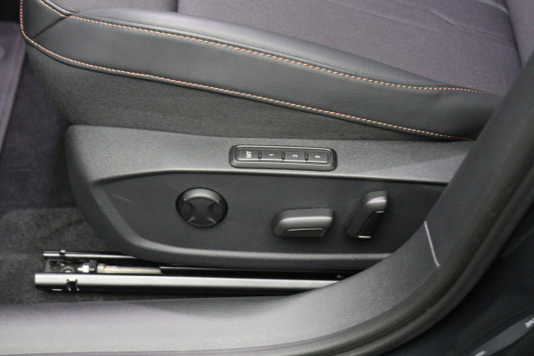 CUPRA Formentor 1.4 e-Hybrid 245 PK VZ Performance, Trekhaak, Panoramadak, Kuipstoelen, LED