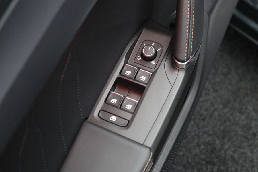 CUPRA Formentor 1.4 e-Hybrid 245 PK VZ Performance, Trekhaak, Panoramadak, Kuipstoelen, LED