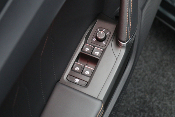 CUPRA Formentor 1.4 e-Hybrid 245 PK VZ Performance, Trekhaak, Panoramadak, Kuipstoelen, LED
