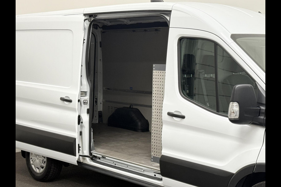 Ford Transit 350 2.0 TDCI L3H2 Trend RWD