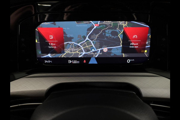Volkswagen Golf 1.5 TSI Life 130PK | Panoramadak | Navigatie | Wegklapbare trekhaak | Stoelverwarming
