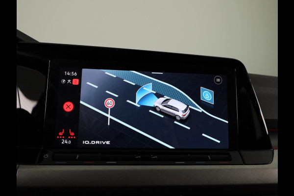 Volkswagen Golf 1.5 TSI Life 130PK | Panoramadak | Navigatie | Wegklapbare trekhaak | Stoelverwarming
