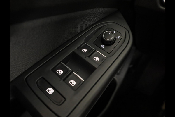 Volkswagen Golf 1.5 TSI Life 130PK | Panoramadak | Navigatie | Wegklapbare trekhaak | Stoelverwarming
