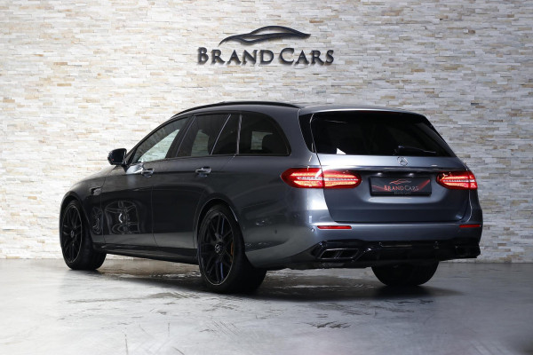 Mercedes-Benz E-Klasse Estate AMG 63 S 4MATIC+ | KERAMISCHE REMMEN | HUD | PANO | STOELVERW + VENTILATIE | AIR BODY CONTROL | SOFT CLOSE | CARBON | VOL OPTIES!