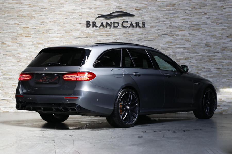 Mercedes-Benz E-Klasse Estate AMG 63 S 4MATIC+ | KERAMISCHE REMMEN | HUD | PANO | STOELVERW + VENTILATIE | AIR BODY CONTROL | SOFT CLOSE | CARBON | VOL OPTIES!