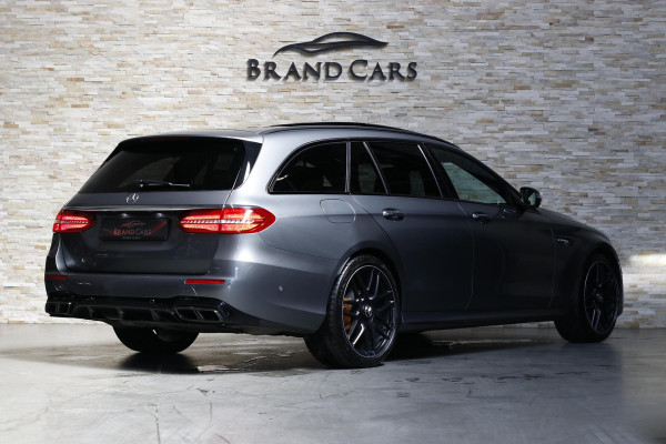 Mercedes-Benz E-Klasse Estate AMG 63 S 4MATIC+ | KERAMISCHE REMMEN | HUD | PANO | STOELVERW + VENTILATIE | AIR BODY CONTROL | SOFT CLOSE | CARBON | VOL OPTIES!