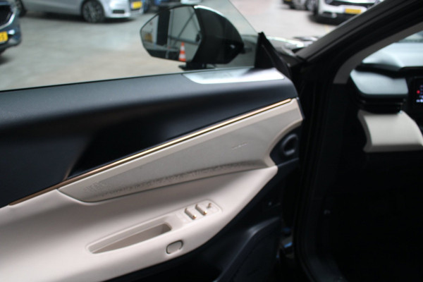 Lynk & Co 08 1.5 More Leer/Pano/Camera/NL auto/December 2025 Nieuwprijs 59995 euro
