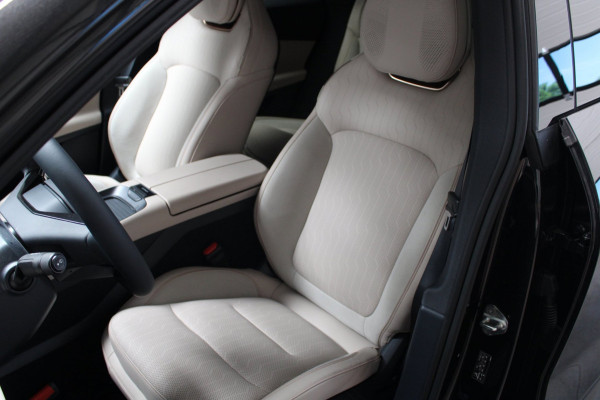 Lynk & Co 08 1.5 More Leer/Pano/Camera/NL auto/December 2025 Nieuwprijs 59995 euro