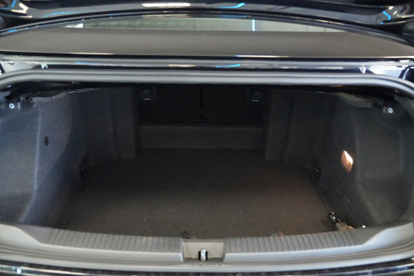 Volkswagen T-Roc 1.5 TSI R-Line Edition Cabriolet Camera PDC ACC IQ-light 24 Maanden garantie* (Vraag naar de voorwaarden)