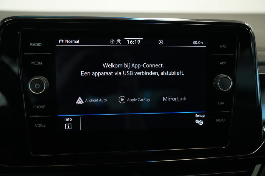Volkswagen T-Roc 1.5 TSI R-Line Edition Cabriolet Camera PDC ACC IQ-light 24 Maanden garantie* (Vraag naar de voorwaarden)