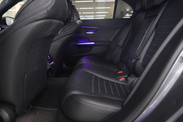 Mercedes-Benz C-Klasse 300 E AMG Line / PANO/HUD/CARPLAY/SFEERVERLICHTING/BOMVOL
