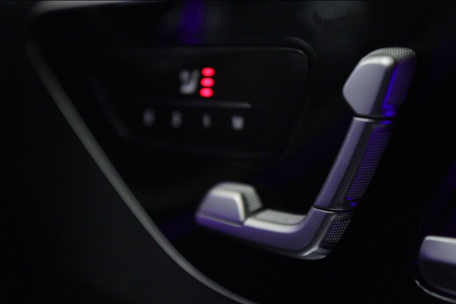 Mercedes-Benz C-Klasse 300 E AMG Line / PANO/HUD/CARPLAY/SFEERVERLICHTING/BOMVOL